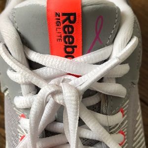 Reebok Women's Breast Cancer Sneakers Shoes 6.5